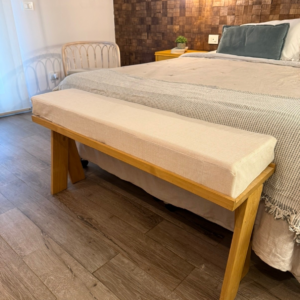 Alternative view of Pie de cama rústica (Maia)